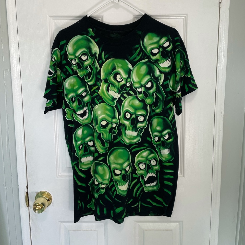 2017 Liquid Blue Skull Pile Tee